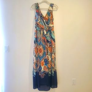 Beautiful Anthropologie Maxi Dress size 2